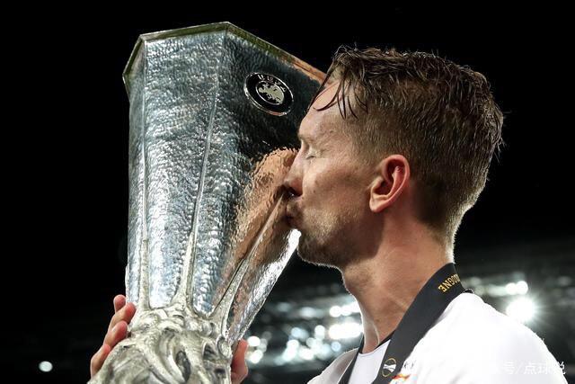 范迪克：希望萨拉赫为俱乐部踢出生涯最佳赛季